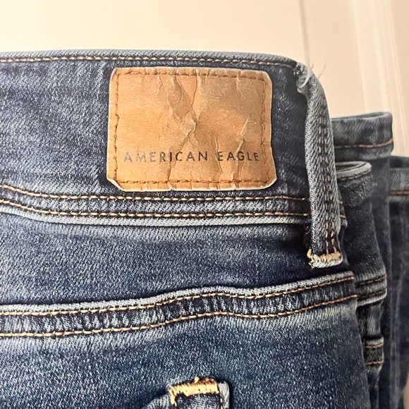 American Eagle- Flare Super Stretch Medium Wash Jeans - Picture 5 of 8